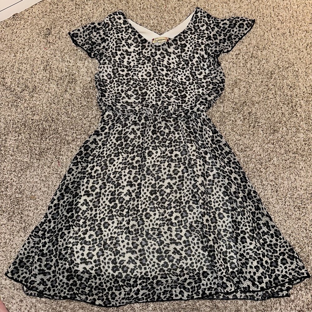 SPEECHLESS girls dress Sz 8 cheetah leopard print silky flouncy sleeves